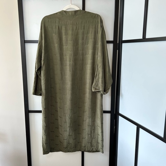 [L] Titika Active Couture Jungle Cat Print Dark Olive Relaxed Fit Midi Dress - Picture 4 of 10